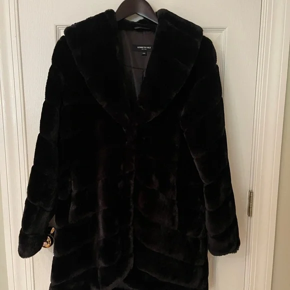 NWT Kenneth Cole Black Faux Fur Coat - Picture 1 of 4